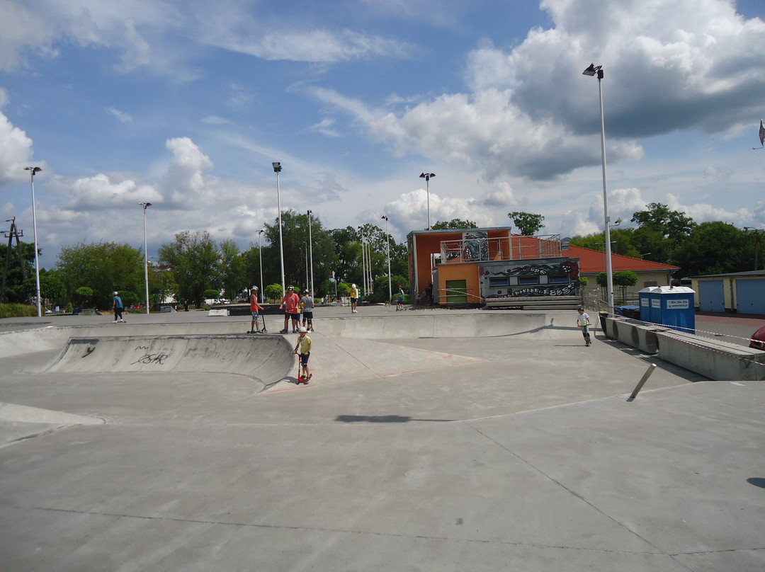 Skatepark Piaseczno-皮亚塞奇诺必去景点