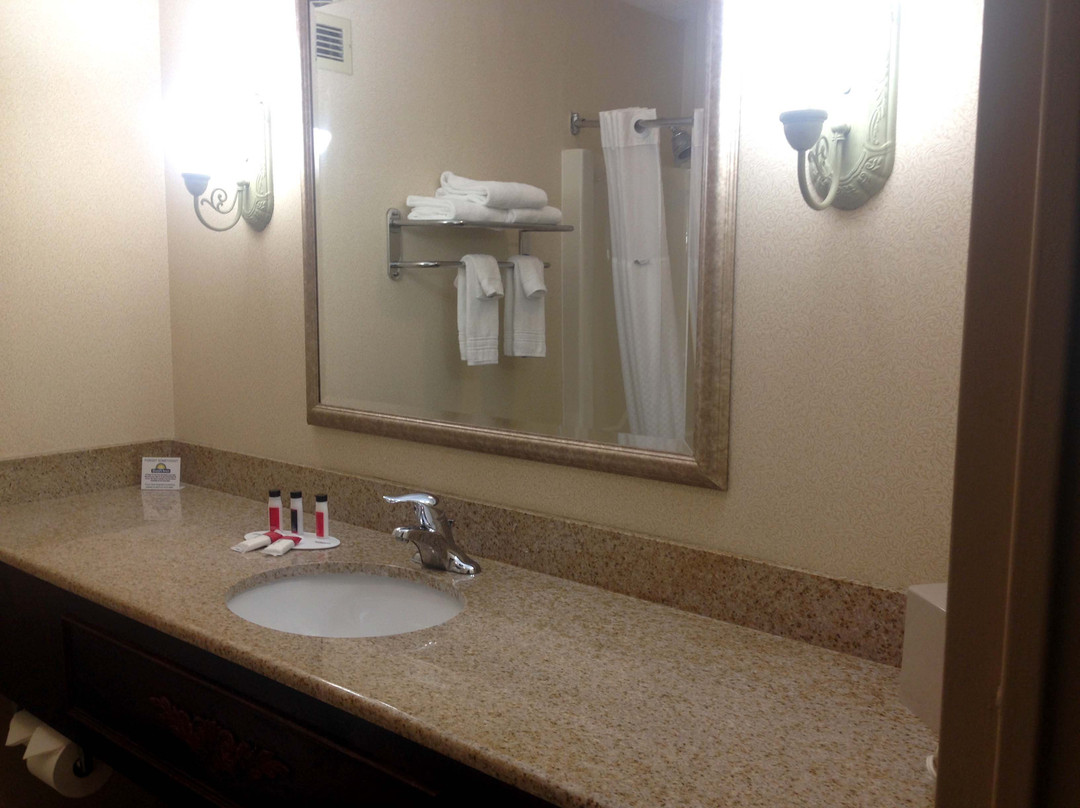 Days Inn by Wyndham Warren主图