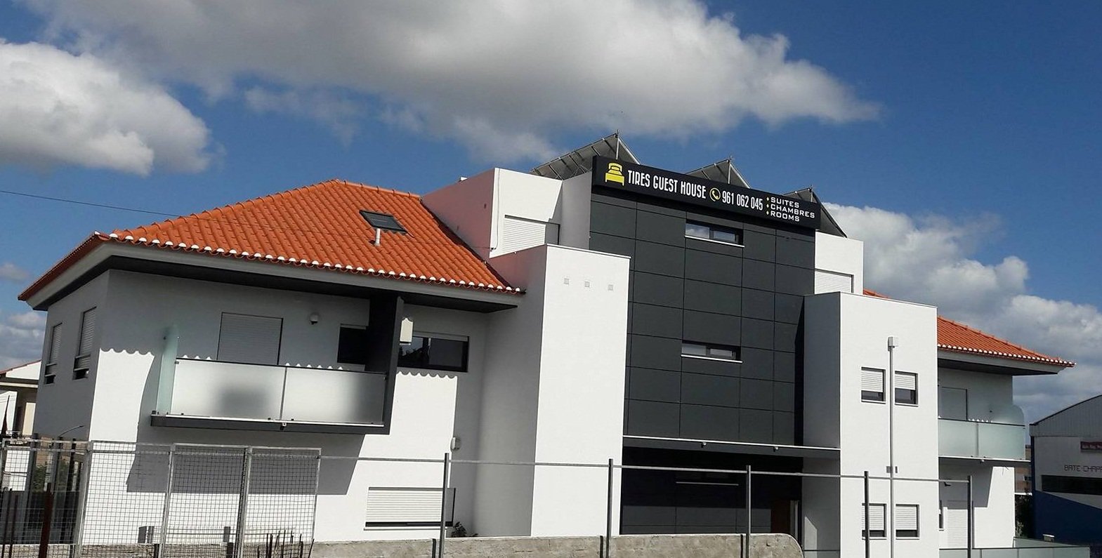 Tires Guest House-官方