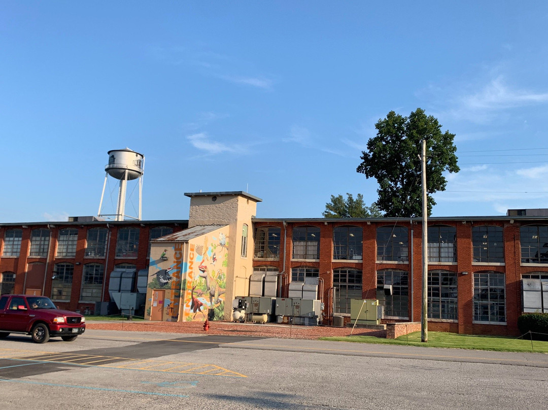 Lowe Mill Arts & Entertainment-亨茨维尔必去景点