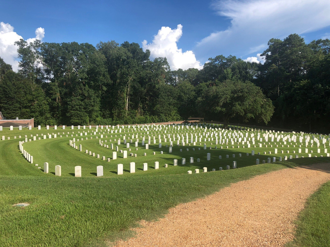 Natchez National Cemetery景点图片