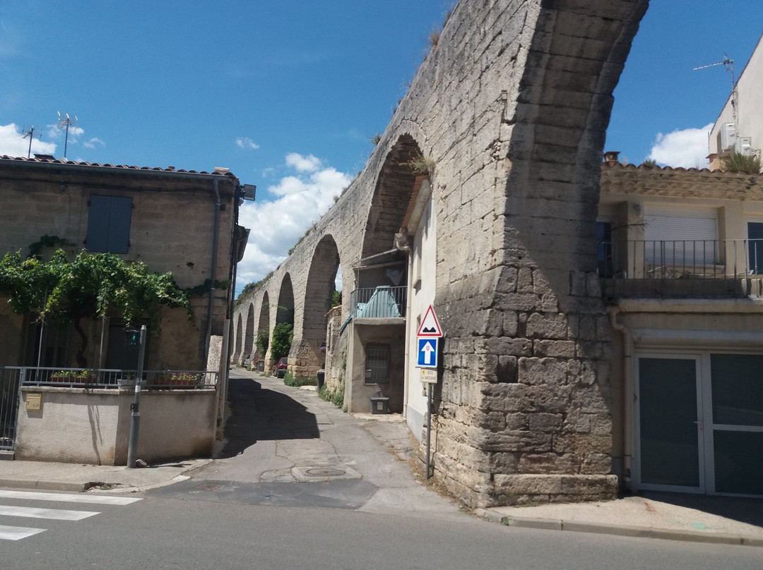 Aqueduct de Castries景点图片