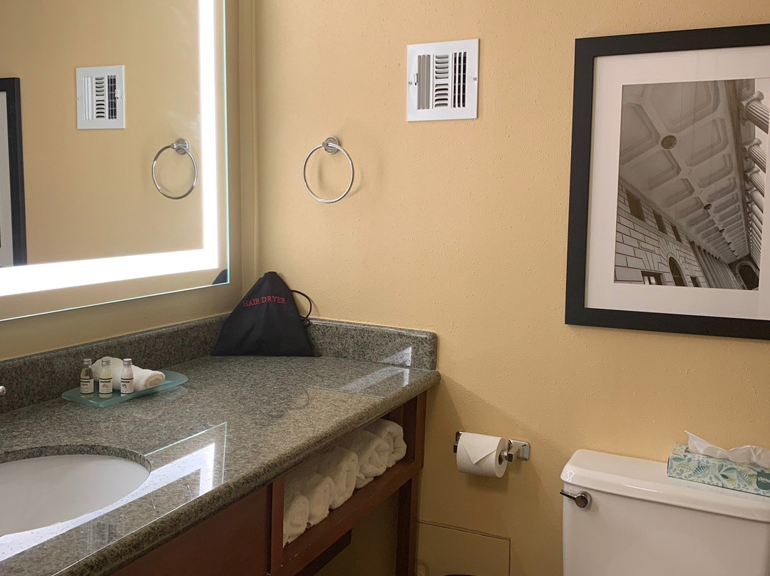 麦坎姆利广场酒店主图