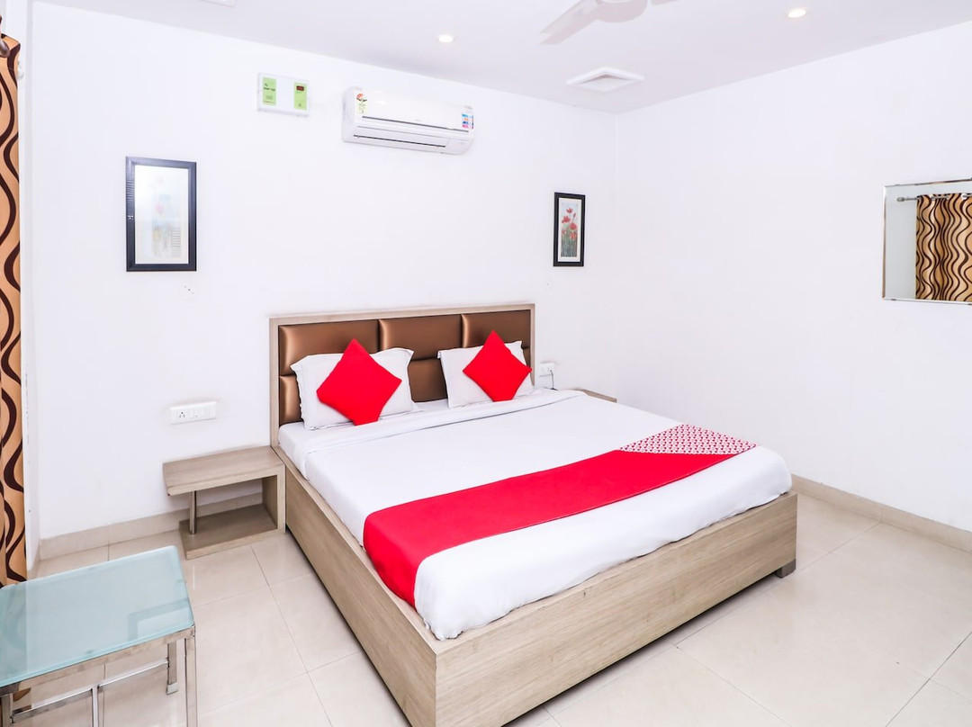 Hotel Divine Residency主图