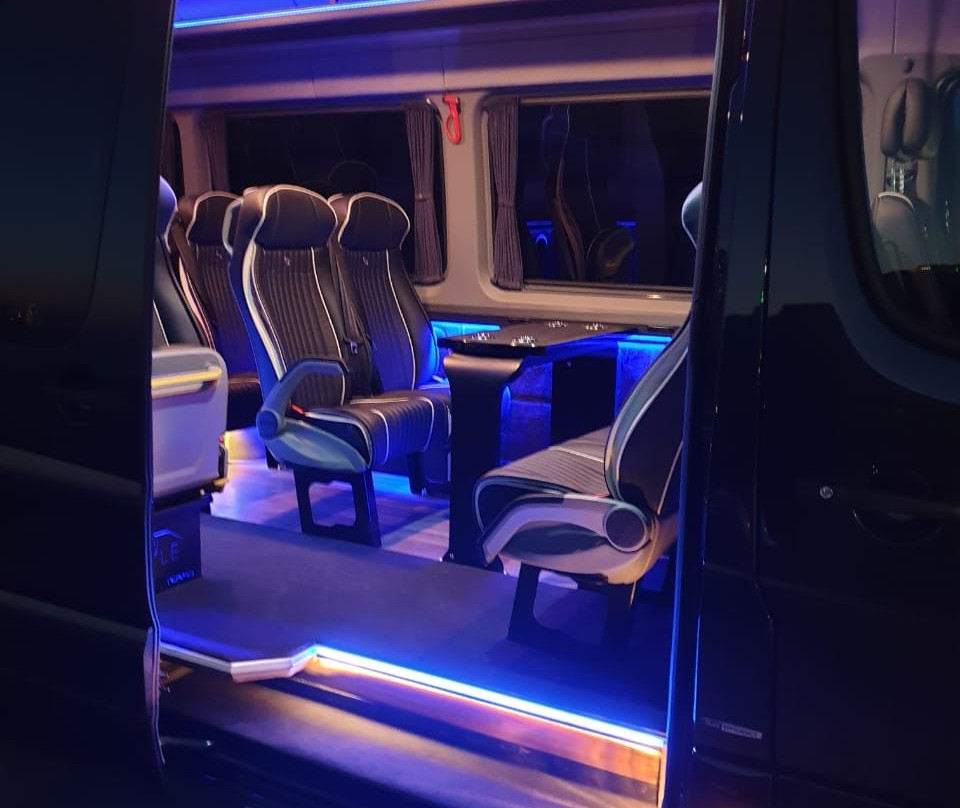 PRIVEON Bespoke Luxury Vacations | Tours & Transfers-米克诺斯镇必去景点