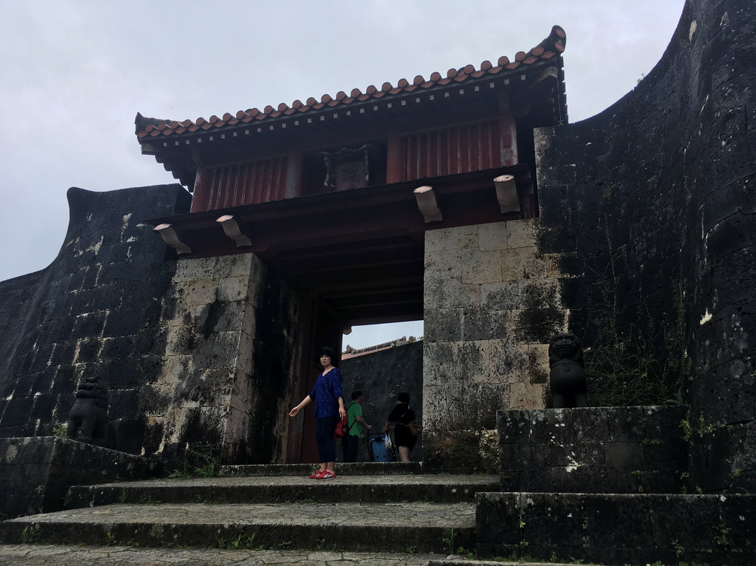 Zuisen Gate-那霸市必去景点
