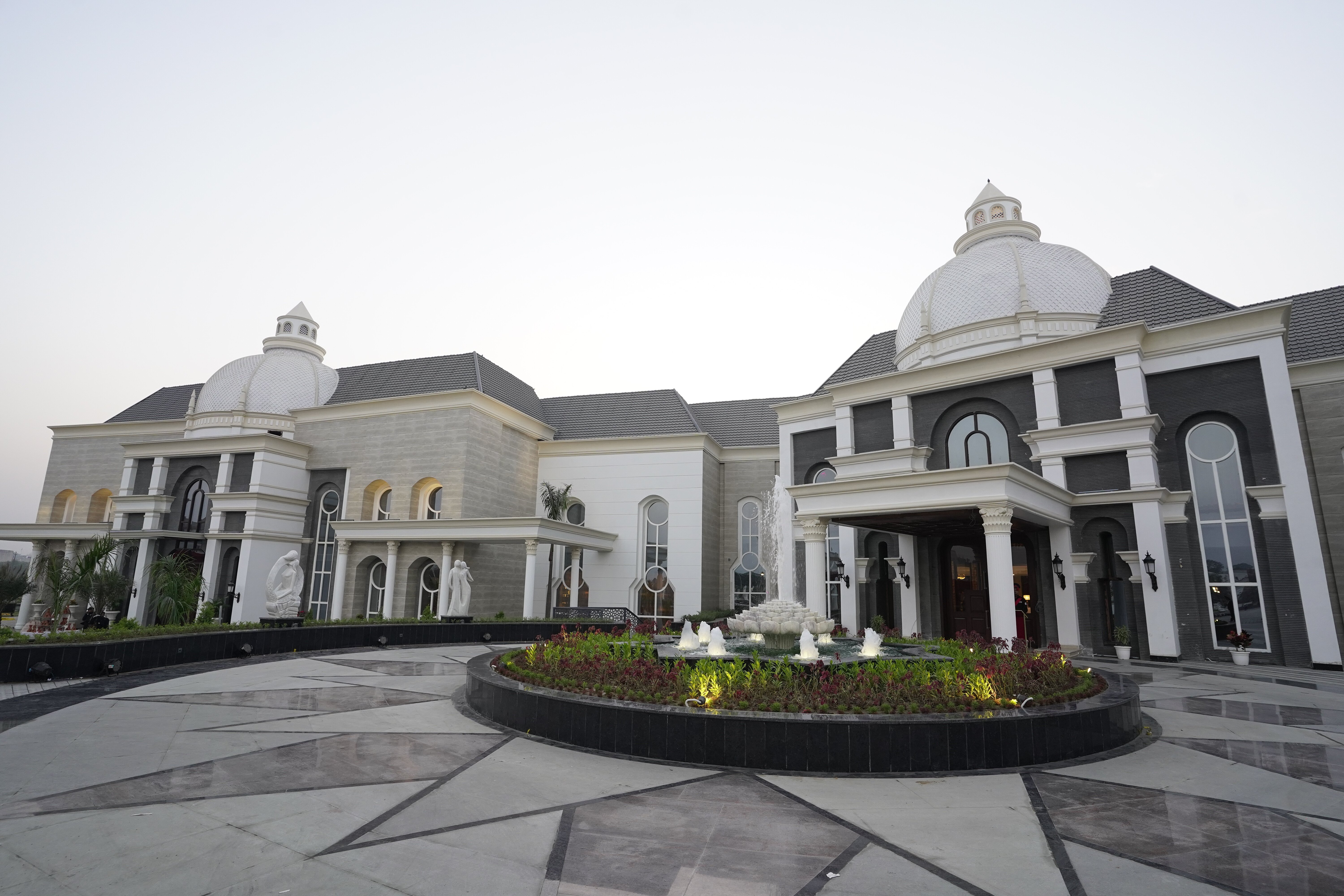 The Grand Nirvana Hotel and Resort-浴室