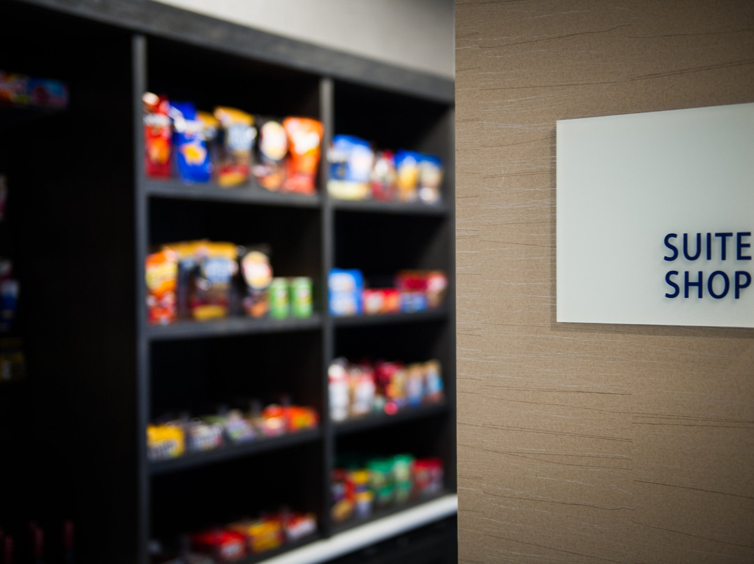 Holiday Inn Express & Suites Madison Central By IHG主图