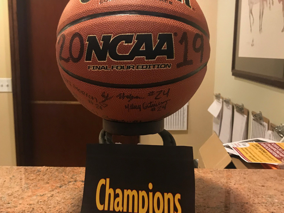 Oxford Suites Pendleton主图