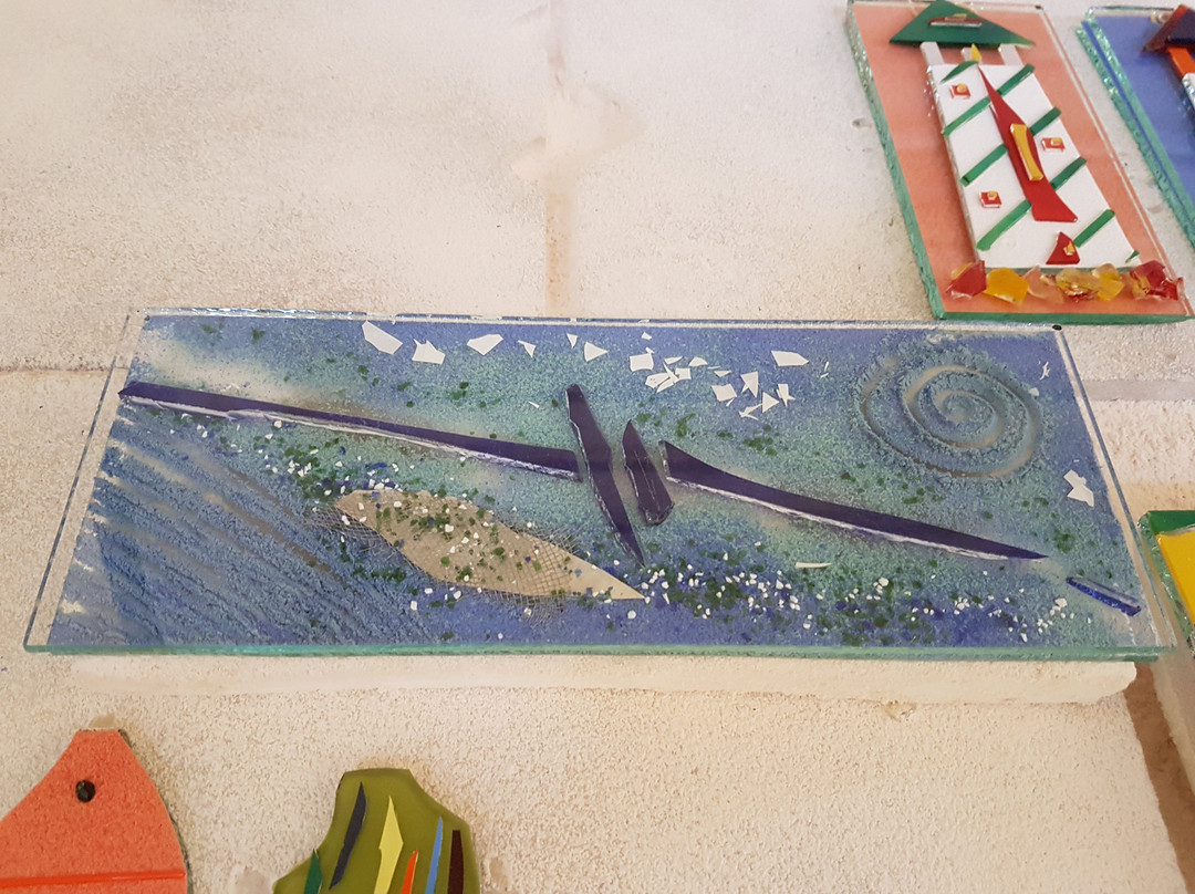 Yalomorfon Glass Art Studio景点图片