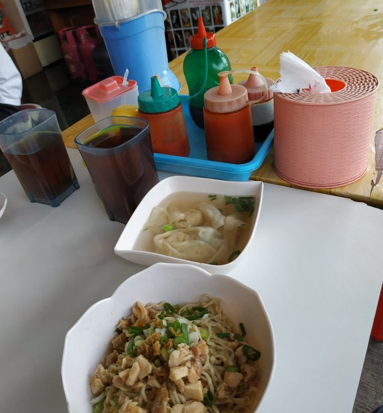 West Karawang餐馆和美食-Mie Nyan Liong