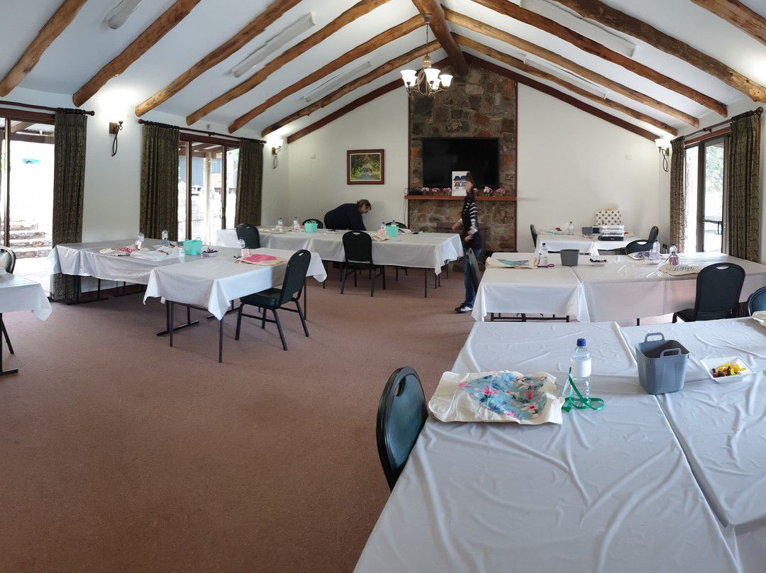 Evedon Lakeside Retreat主图