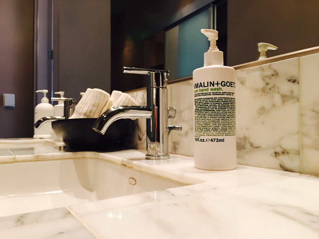 Rumi Simone Spa Salon Boutique-莱克奥斯韦戈必去景点