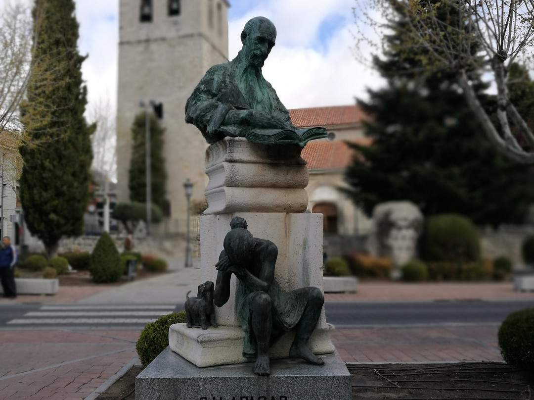 Estatua Jacinto Benavente景点图片