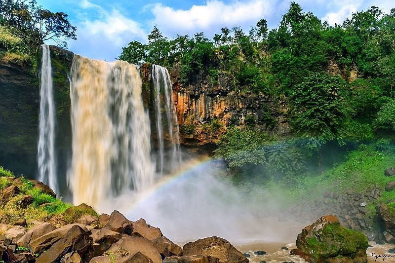 Phu Cuong Waterfall景点图片