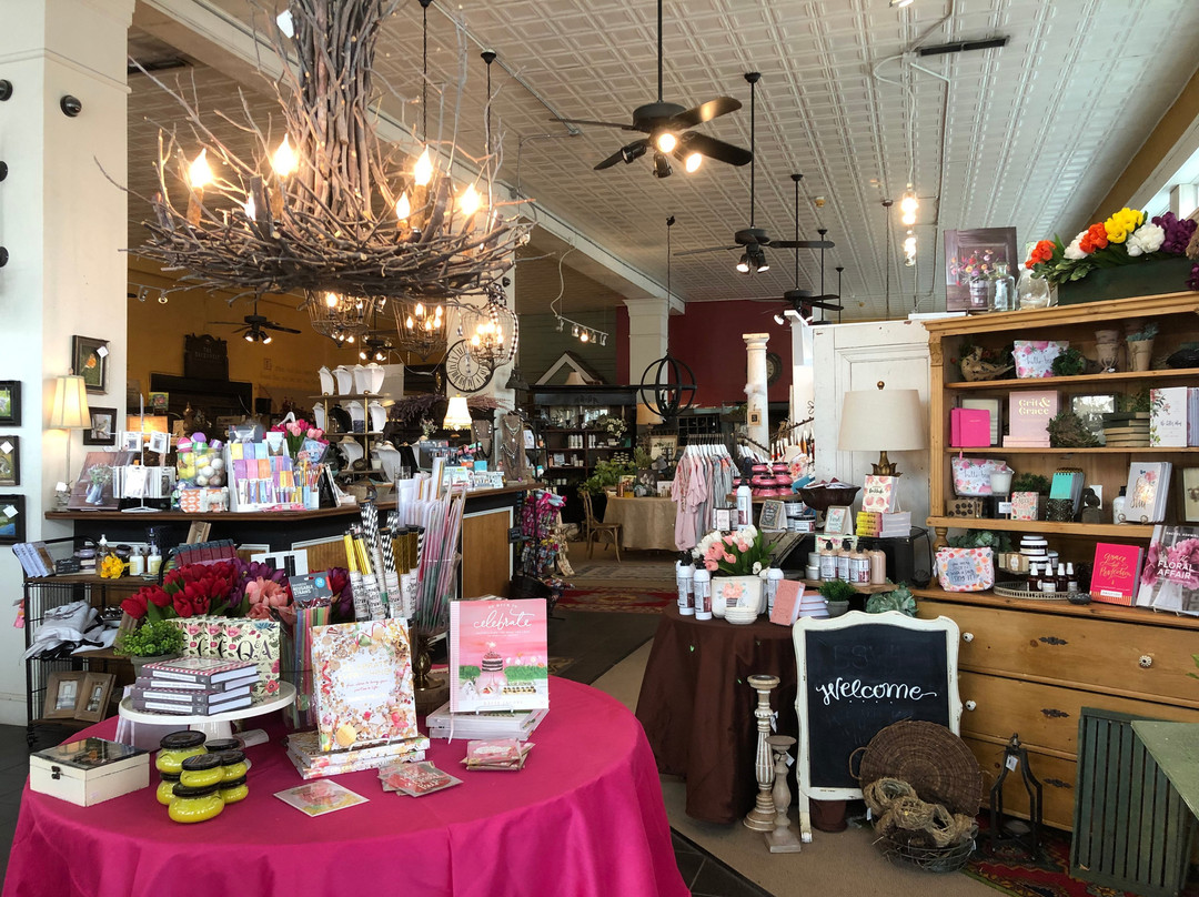 Dove's Nest Gifts-Waxahachie必去景点