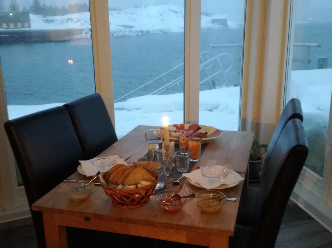 Fast Hotel Henningsvær主图
