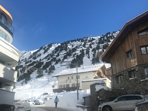 古格霍夫酒店主图