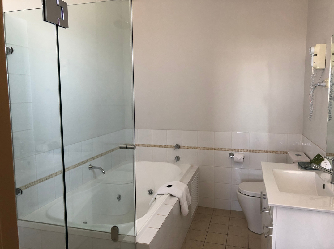 麦克拉肯乡村俱乐部酒店主图