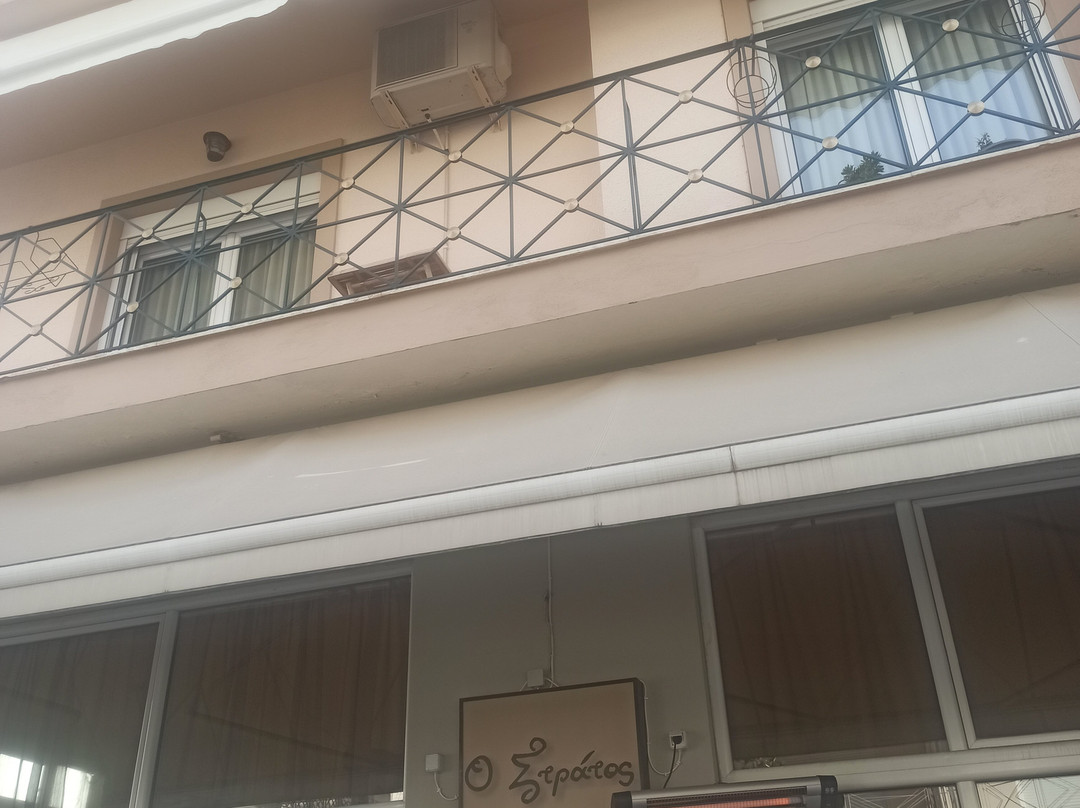 Paradosiakó Kafé - Ouzerí "O Strátos"