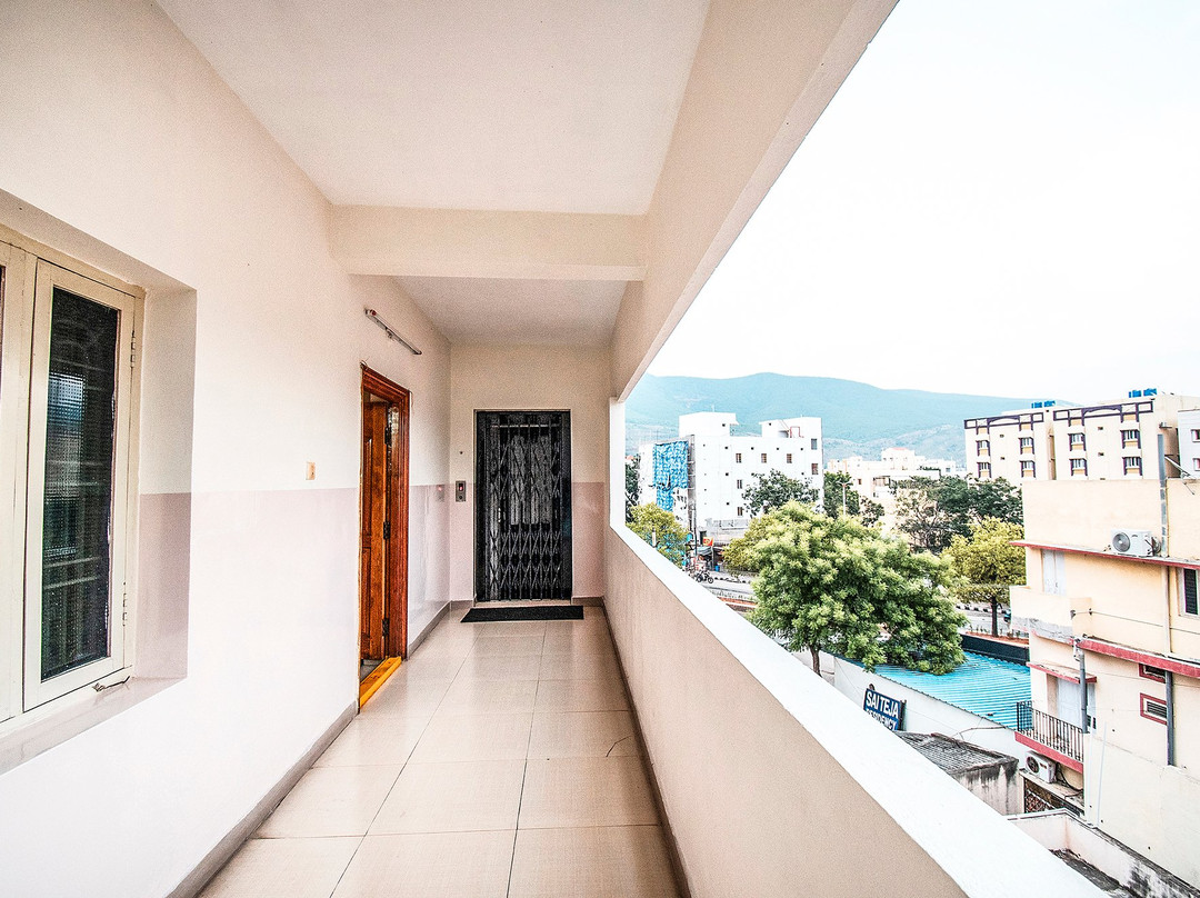 FabHotel Aditya Yatri Nivas主图