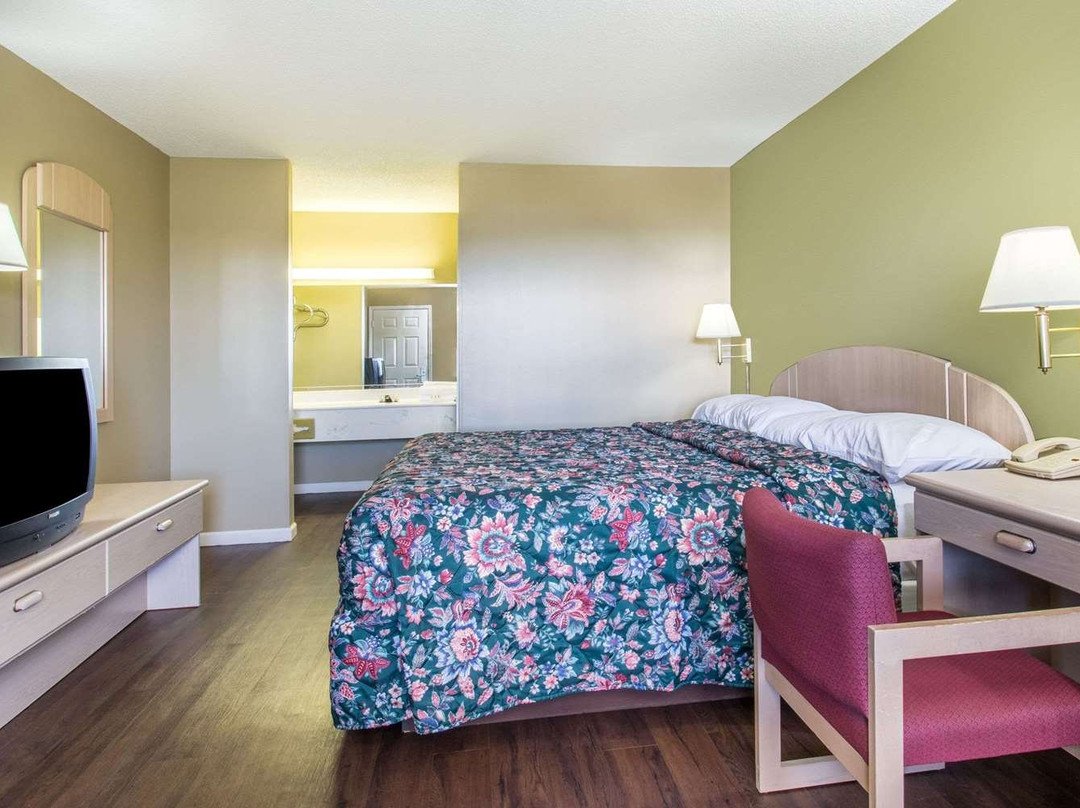 Super 8 by Wyndham Monticello主图