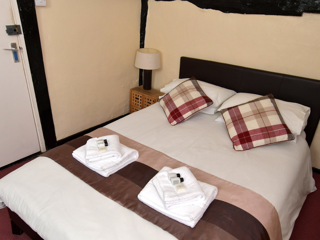 格林河上的酒店主图