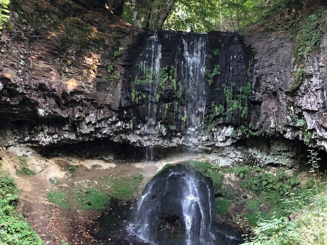 Cascade du Trador景点图片