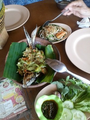 Pangkalan Baru餐馆和美食-Pecak Bandeng Tanpa Duri Luy Resto