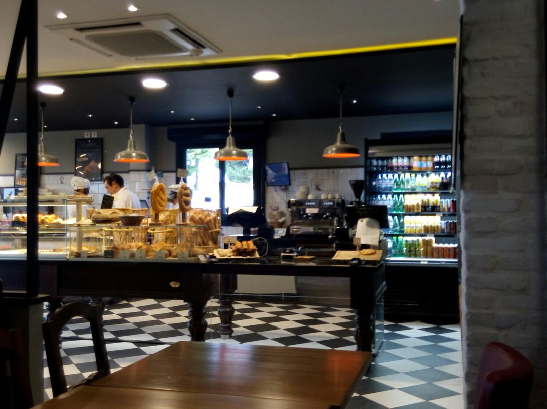 Saze餐馆和美食-Paul