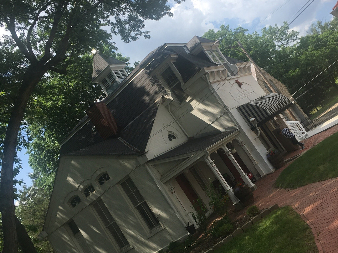 Evah C. Cray Historical Home-Atchison必去景点