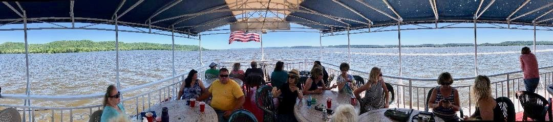 Pearl of the Lake Paddleboat-Lake City必去景点