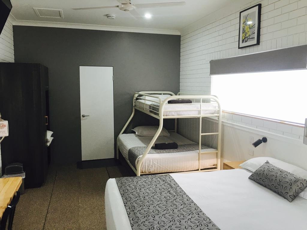 Gin Gin Village Motor Inn Motel主图