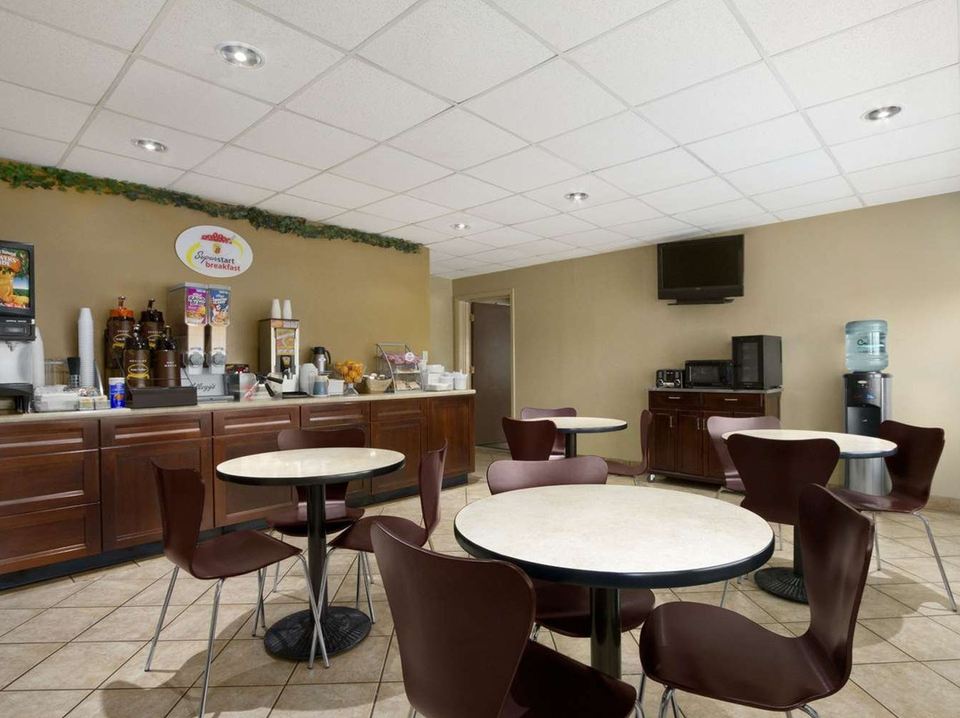 Super 8 by Wyndham Tupelo Airport主图