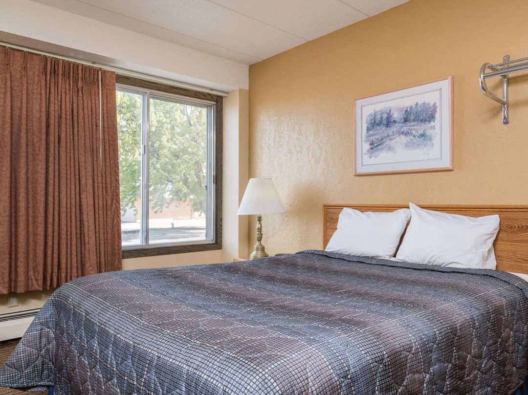 奥瓦通纳速8酒店主图