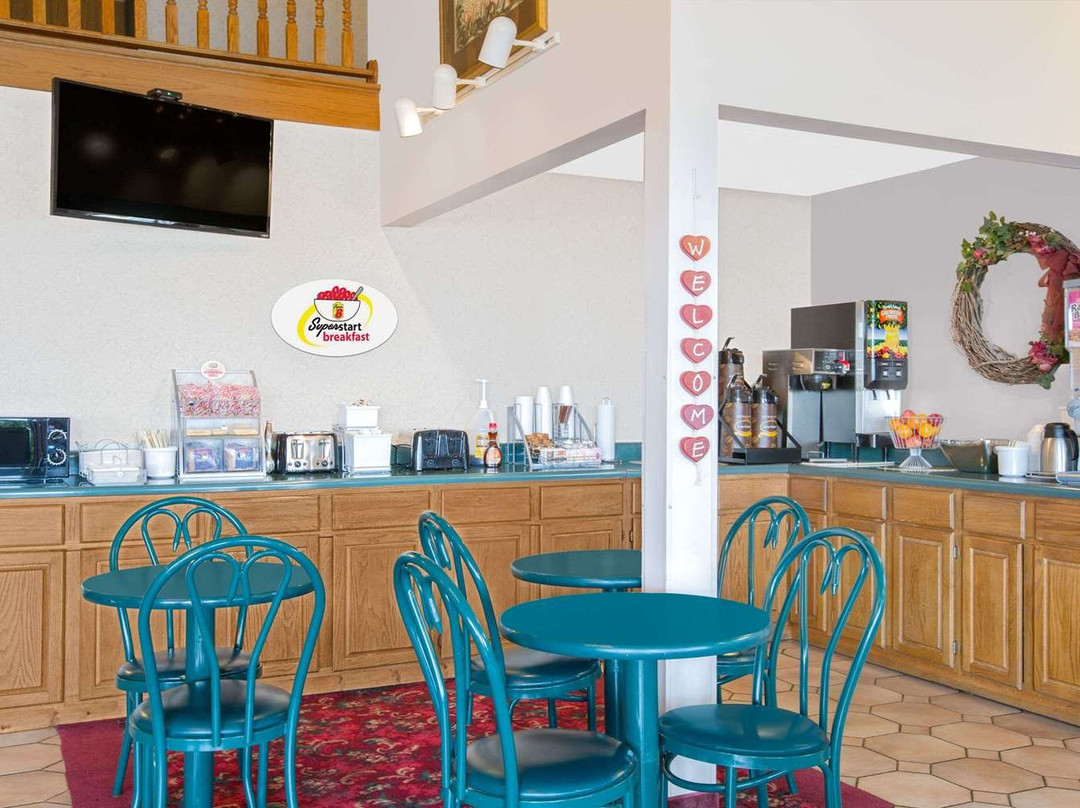 Super 8 by Wyndham Bethany MO主图