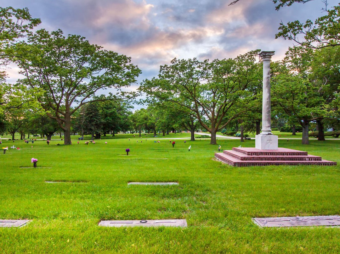Lincoln Memorial Funeral Home and Cemetery-林肯必去景点
