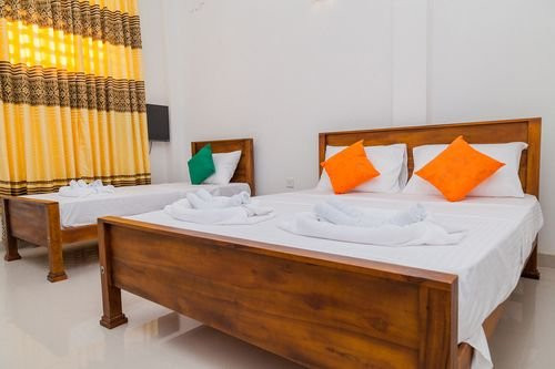 The Crown Plaza Airport Hotel主图