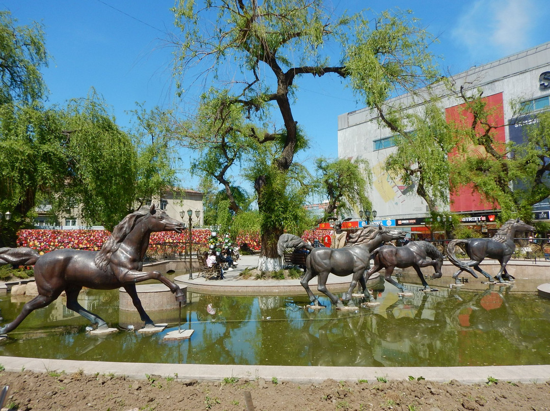 Aichurek Mall Fountains-比斯凯克必去景点