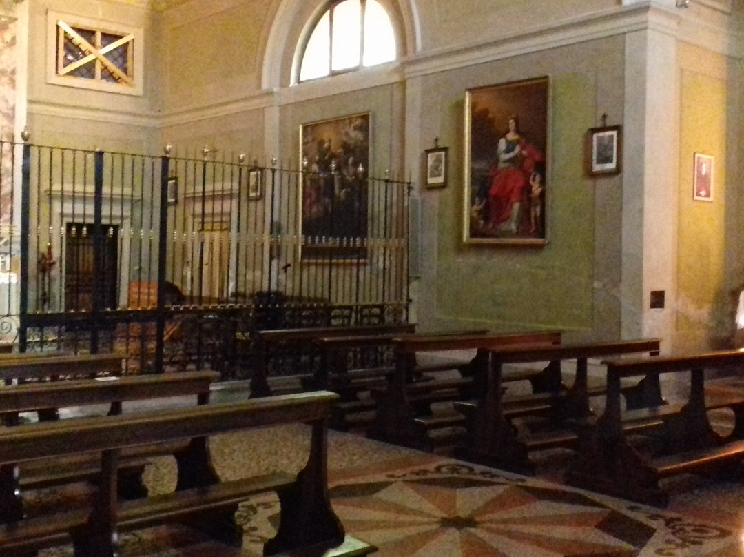 Chiesa di Santa Chiara e Monastero delle Clarisse-卡尔皮必去景点