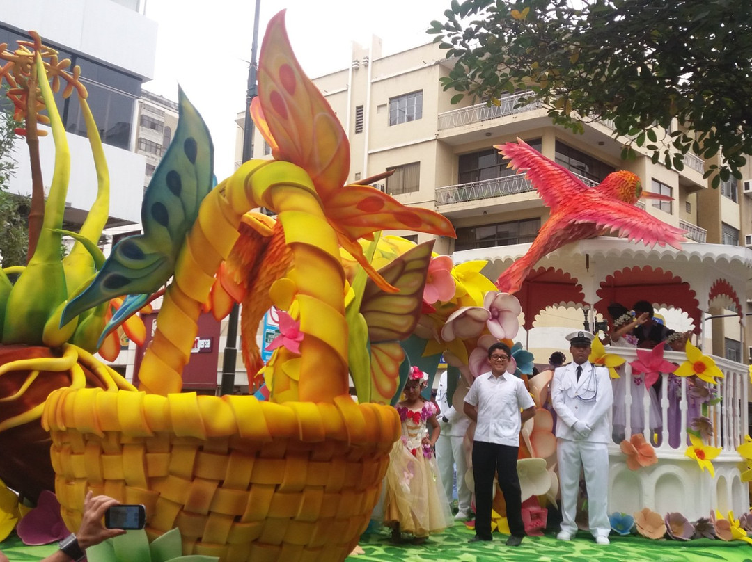 Avenida Nueve de Octubre-瓜亚基尔必去景点