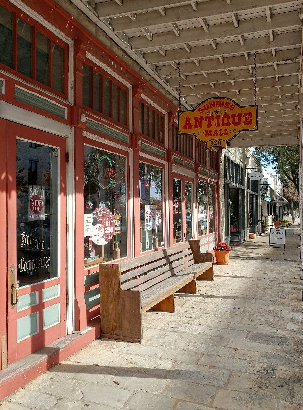 Sunrise Antique Mall-克尔维尔必去景点