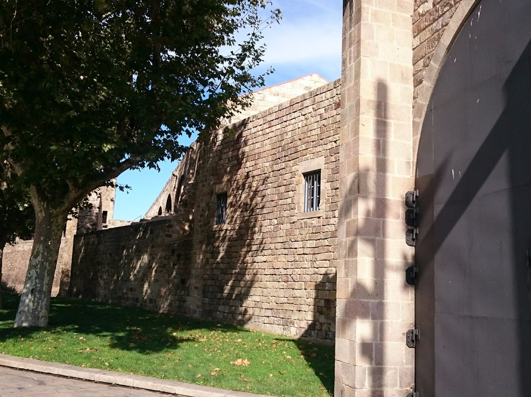 Portal de Santa Madrona-巴塞罗那必去景点