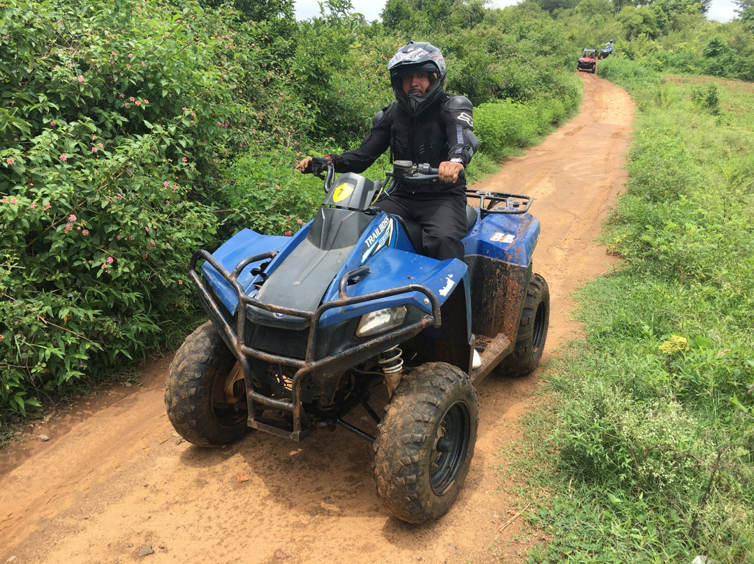 Dirt Mania Outdoor Adventures景点图片
