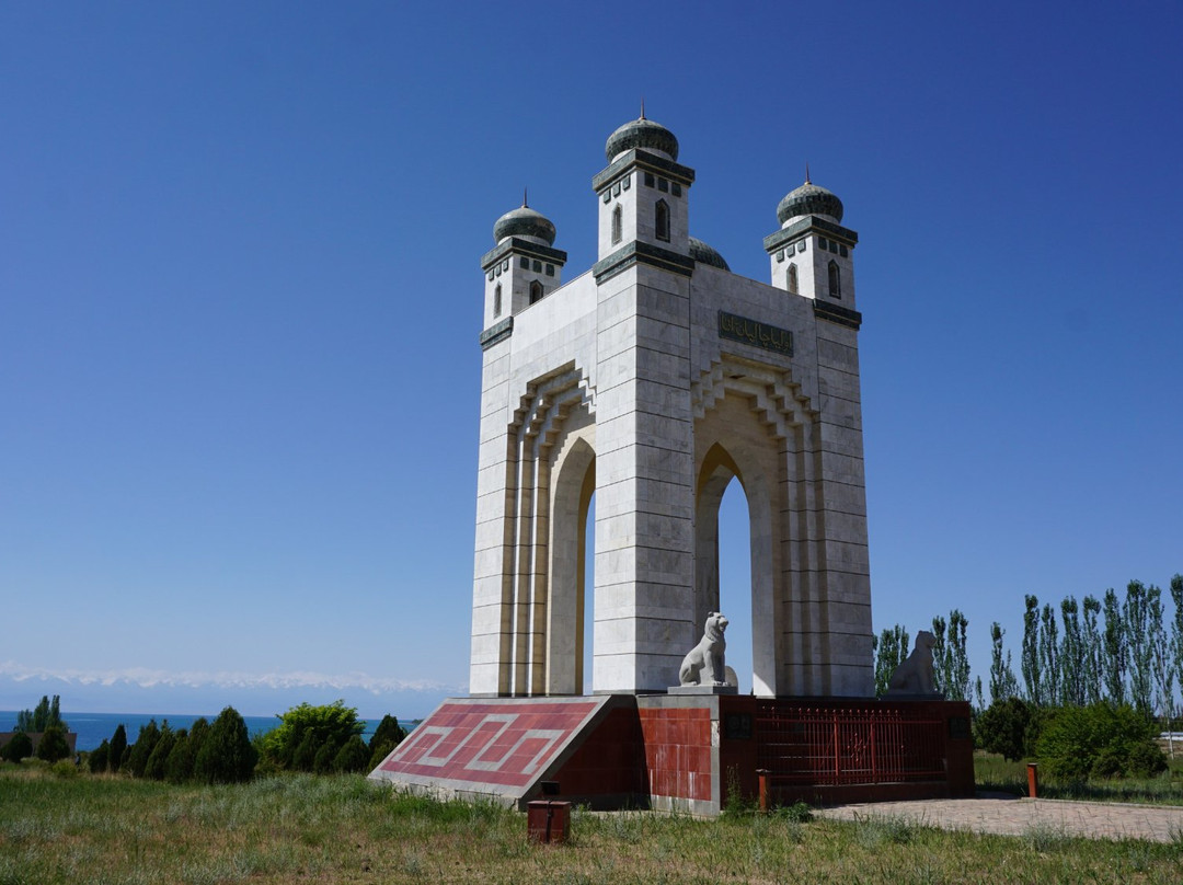 Oluya Cholpon Ata Mausoleum-乔尔蓬阿塔必去景点