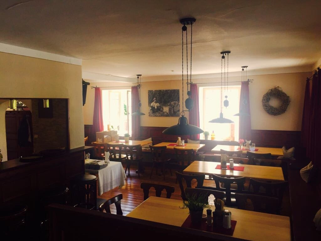 Pfaffenhofen an der Ilm餐馆和美食-Wirtshaus Alte Eiche