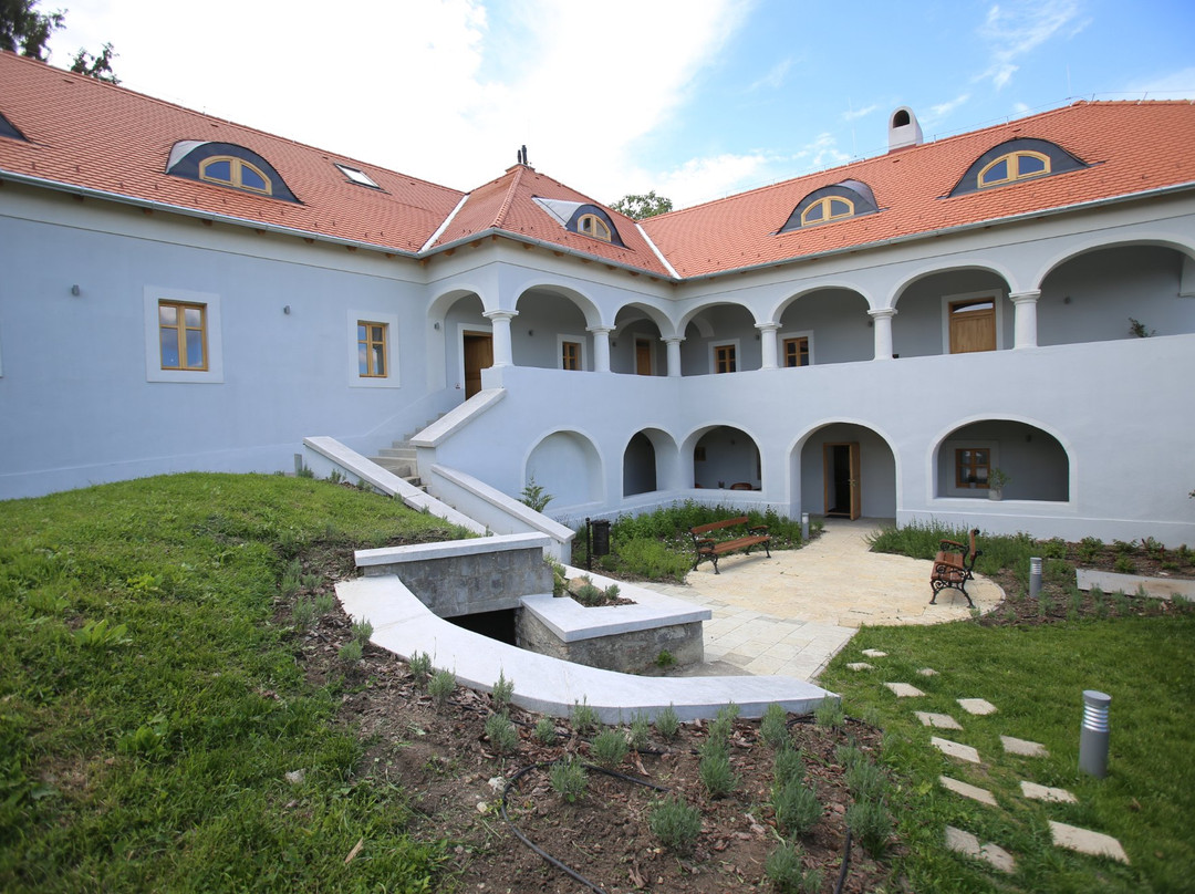 Mádi Rabbiház Inn