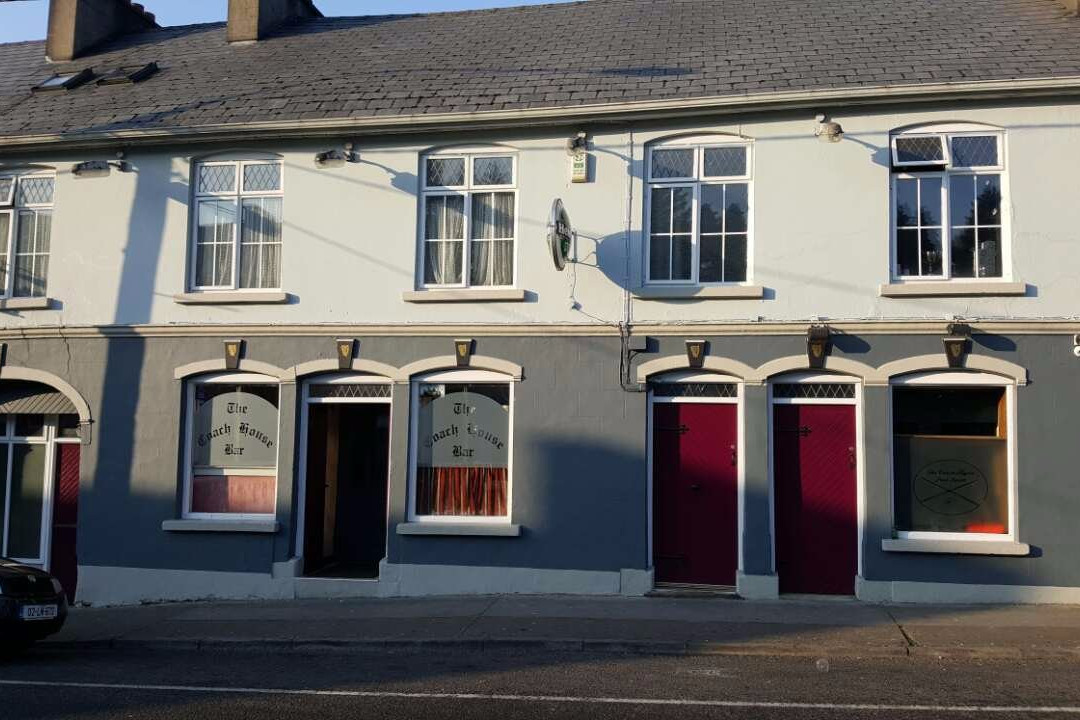 Laghey旅游景点-The Coach House & Cellar Bar