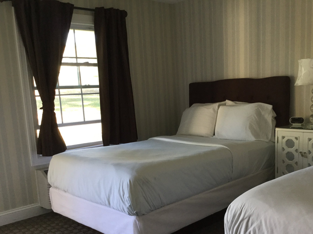 The Milestone Inn主图