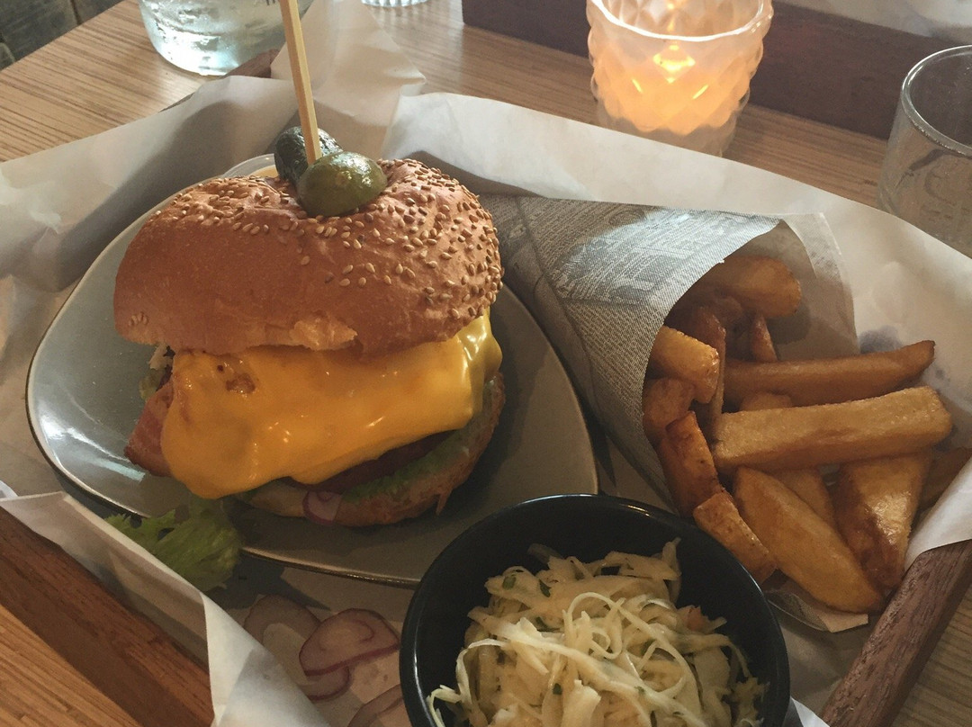 Egmond aan Zee餐馆和美食-Brasserie Santiago